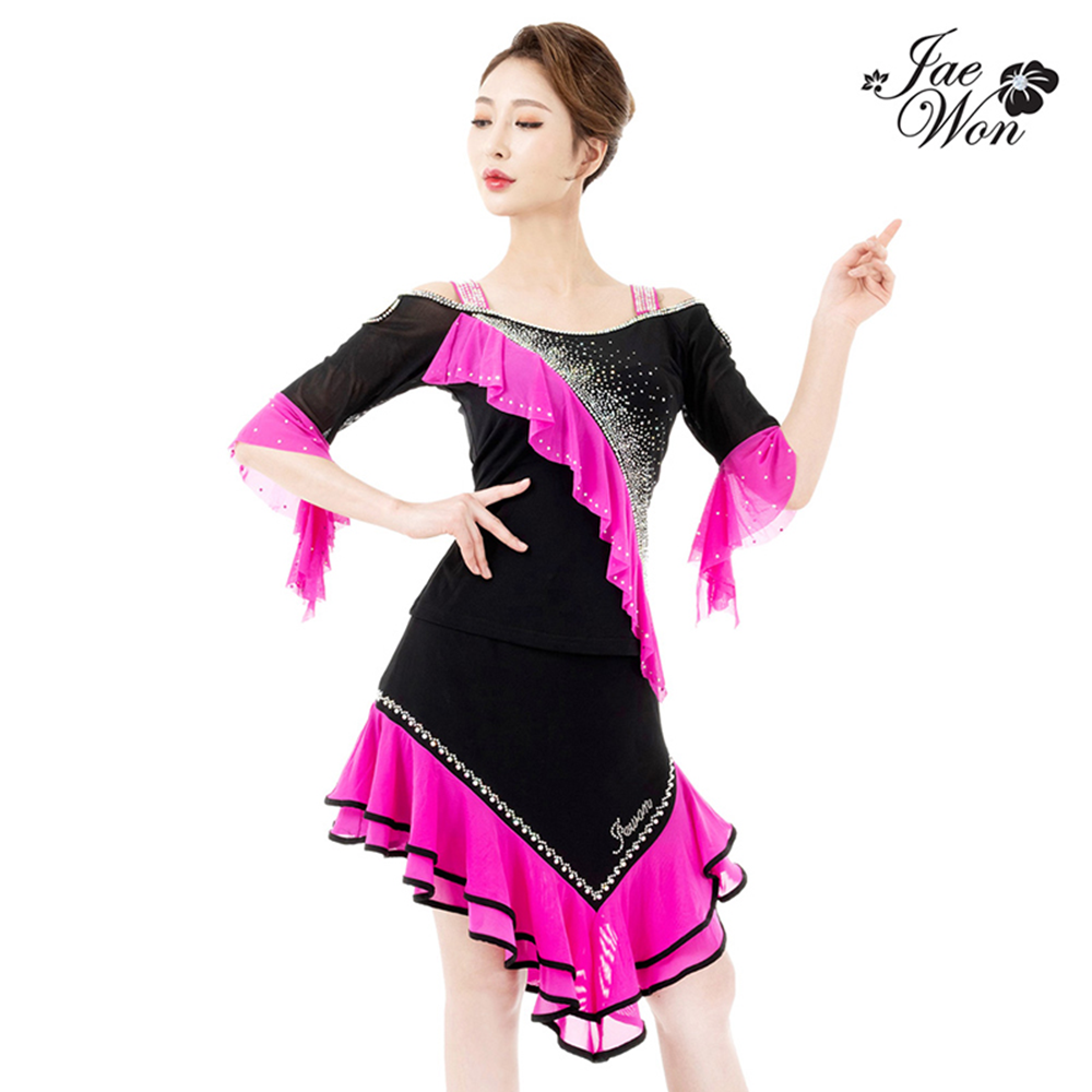 Slim Jewelry Skirt Set